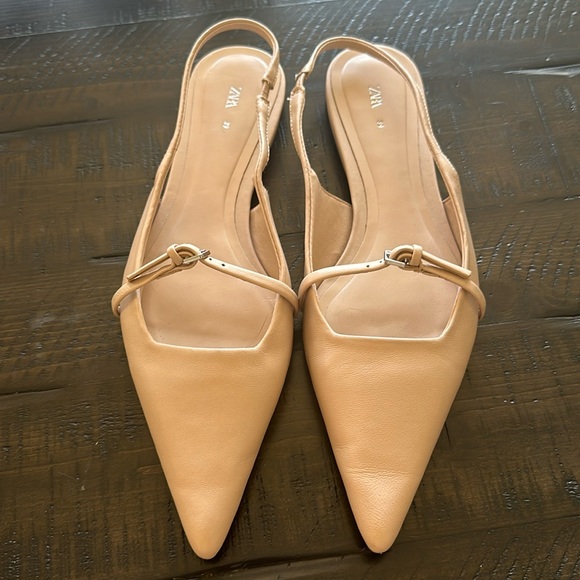 Zara Beige Pointed Flats - Picture 3 of 16